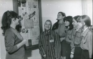 Stefania Tajcher podczas jednego ze spotkań z młodzieżą szkolną