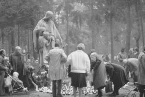 Bolesławiecki cmentarz przy ul. Śluzowej, 1 listopada 1987 r.