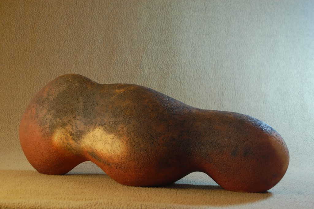 Forma ogrodowa, szamot , angoba, szkliwa, wypał w piecu solnym, 70x28x22 cm, 2011 r.